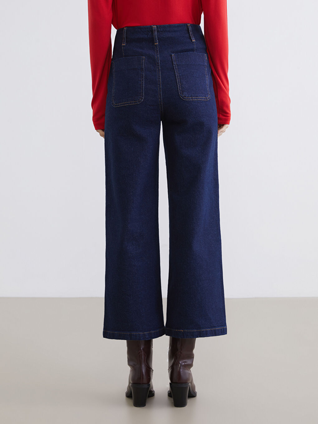 ფართოფეხა ჯინსი ქალებისთვის-3