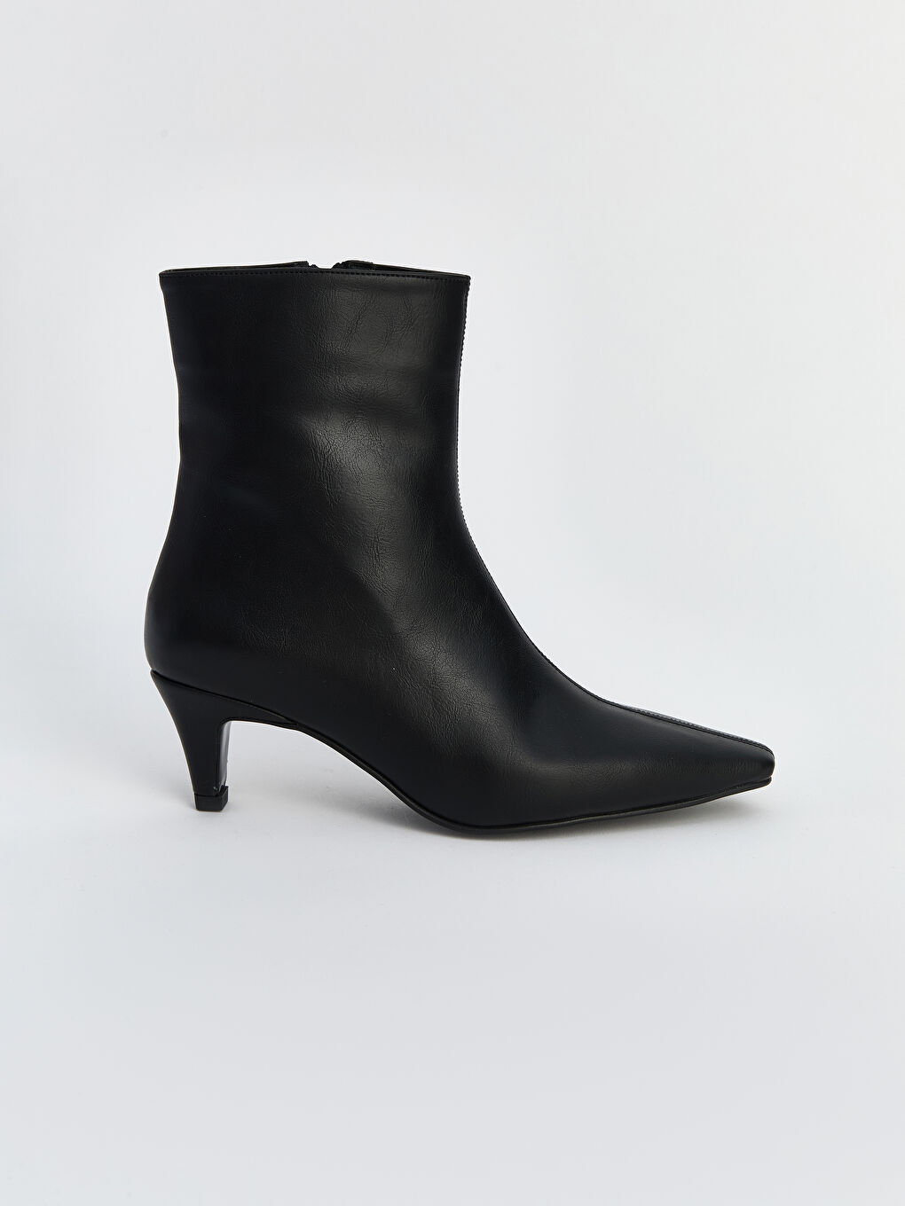 Siyah Sivri Burun Kadın Topuklu Bot-1