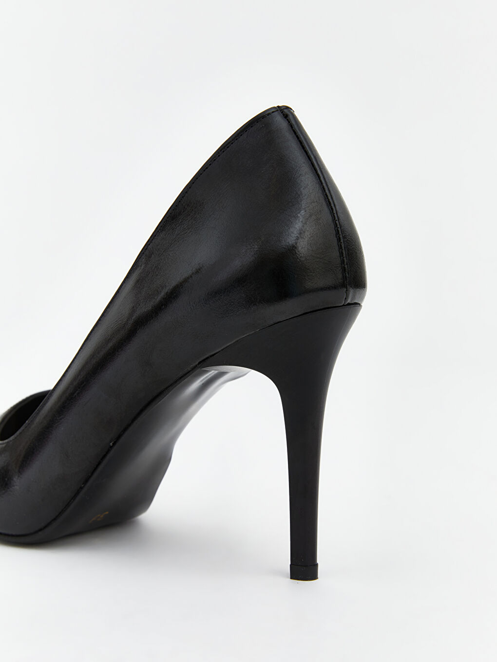 Siyah Deri Görünümlü Sivri Burun Kadın Topuklu Ayakkabı-4