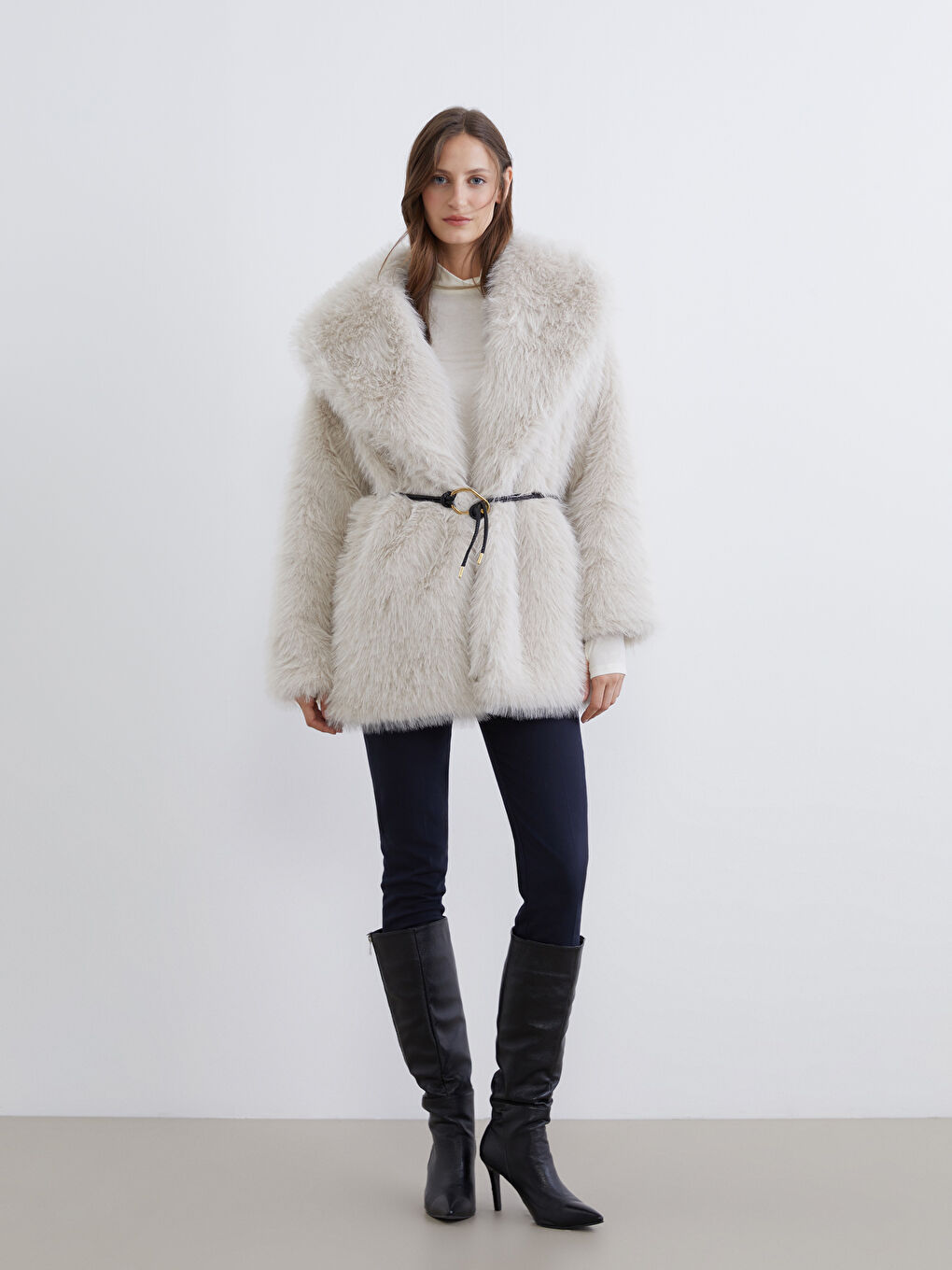 Ekru Şal Yaka Oversize Kadın Kürk Kaban-1
