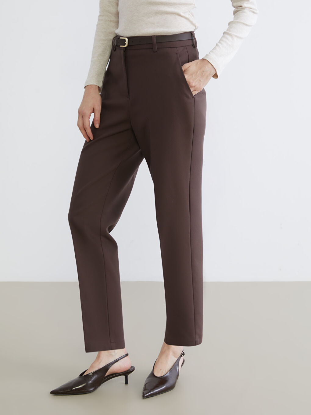 Kahverengi Beli Kemerli Kadın Cigarette Pantolon-1