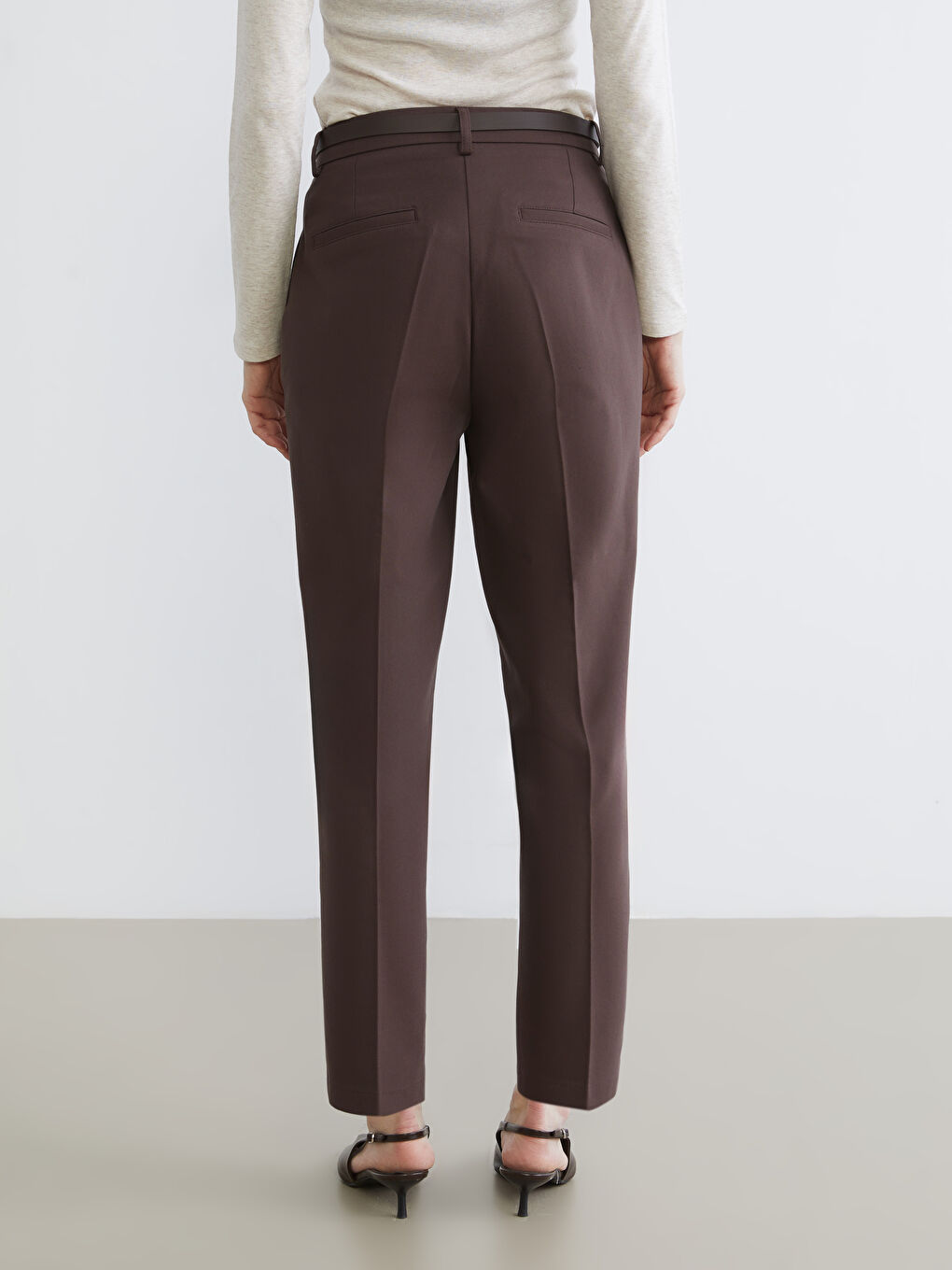 Kahverengi Beli Kemerli Kadın Cigarette Pantolon-3