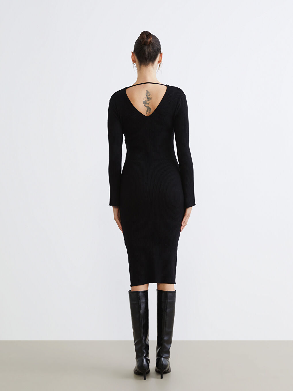 Siyah V Yaka Fitilli Triko Elbise-3