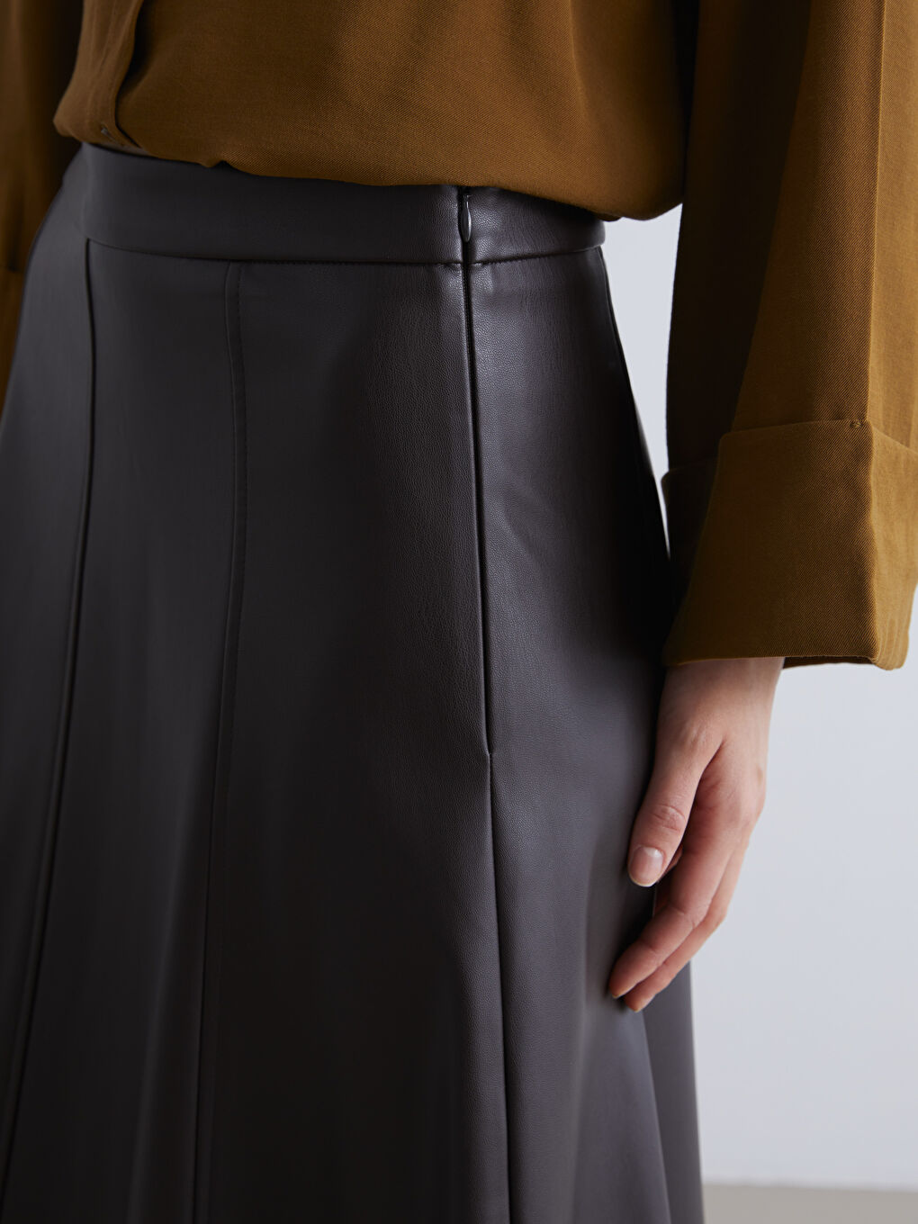 High Waist Zippered A-Line Faux Leather Skirt-2