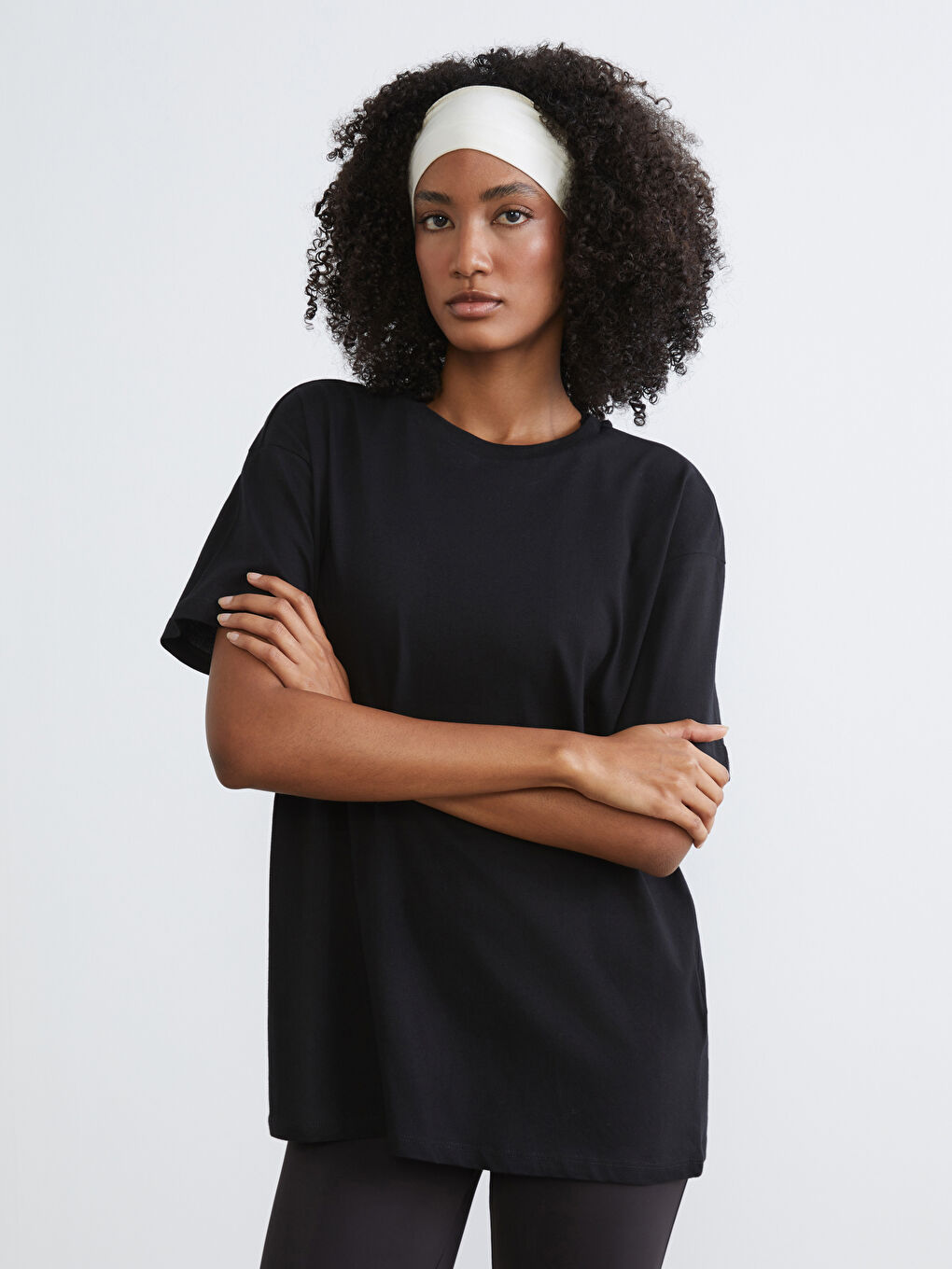 Siyah Bisiklet Yaka Baskılı Oversize Kadın Spor Tişört-2