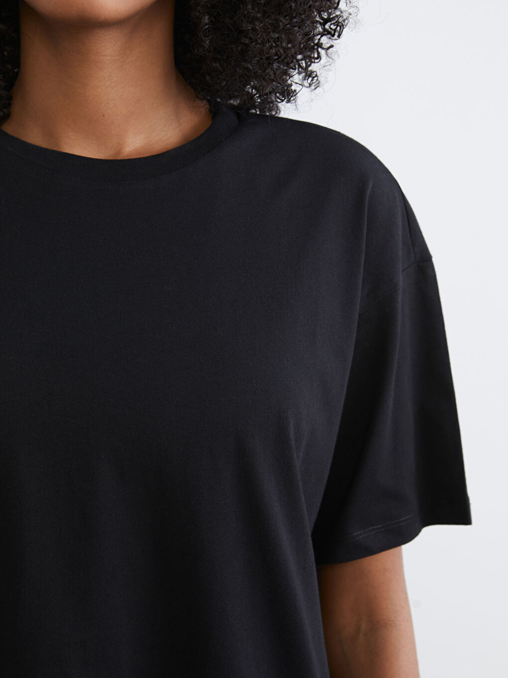 Siyah Bisiklet Yaka Baskılı Oversize Kadın Spor Tişört-3