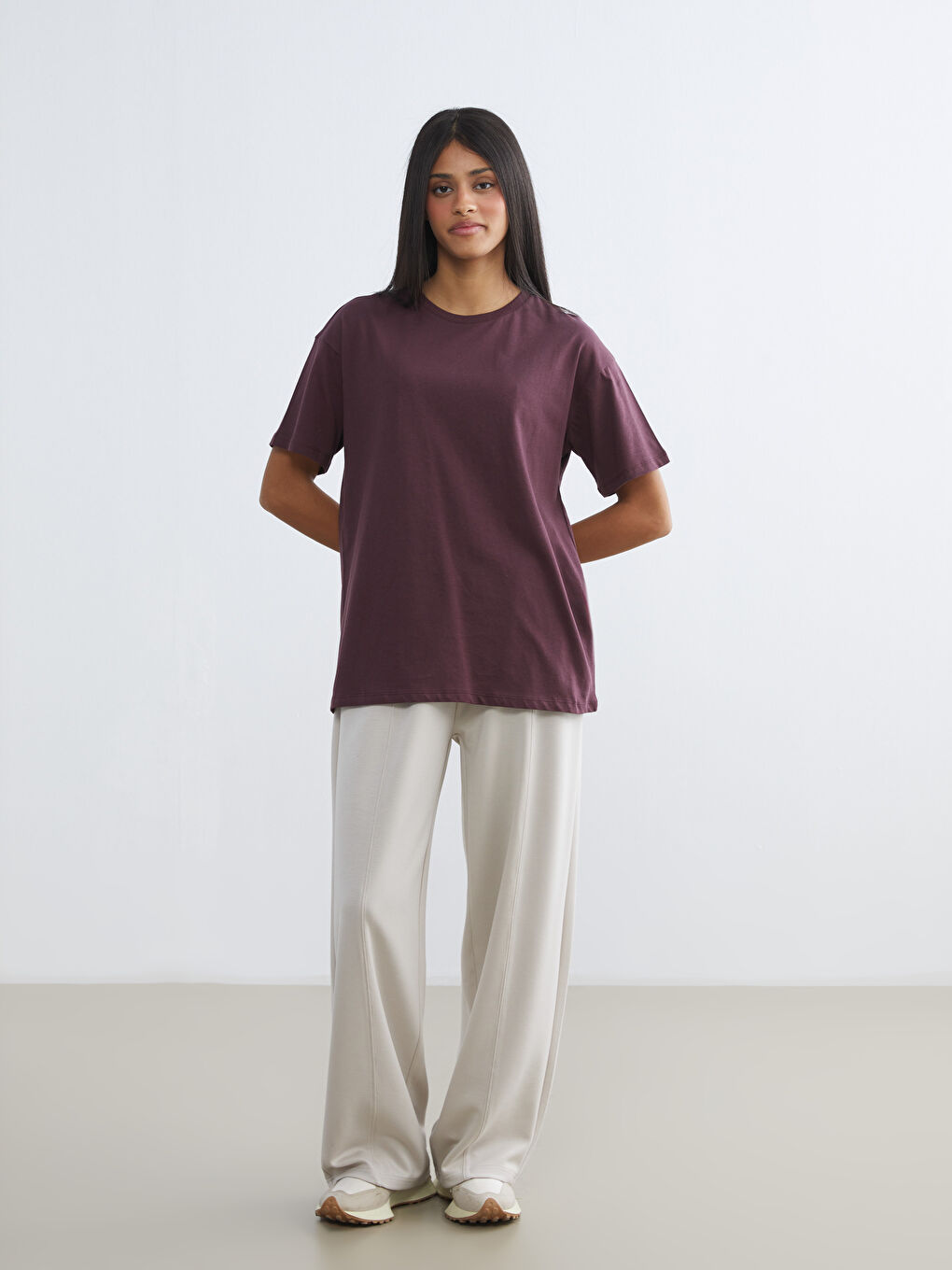 Bordo Bisiklet Yaka Baskılı Oversize Kadın Spor Tişört-1