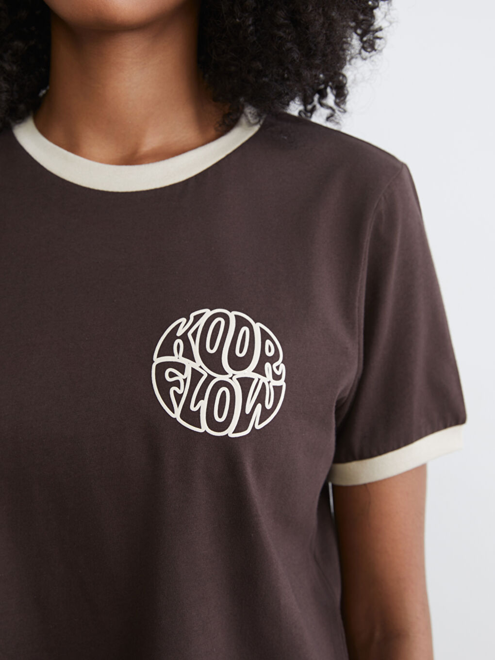 Kahverengi Bisiklet Yaka Baskılı Kadın Spor Tişört-2