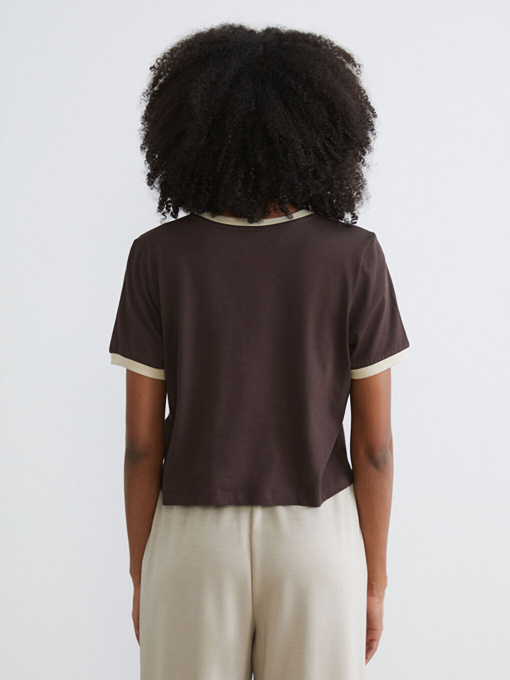 Kahverengi Bisiklet Yaka Baskılı Kadın Spor Tişört-3