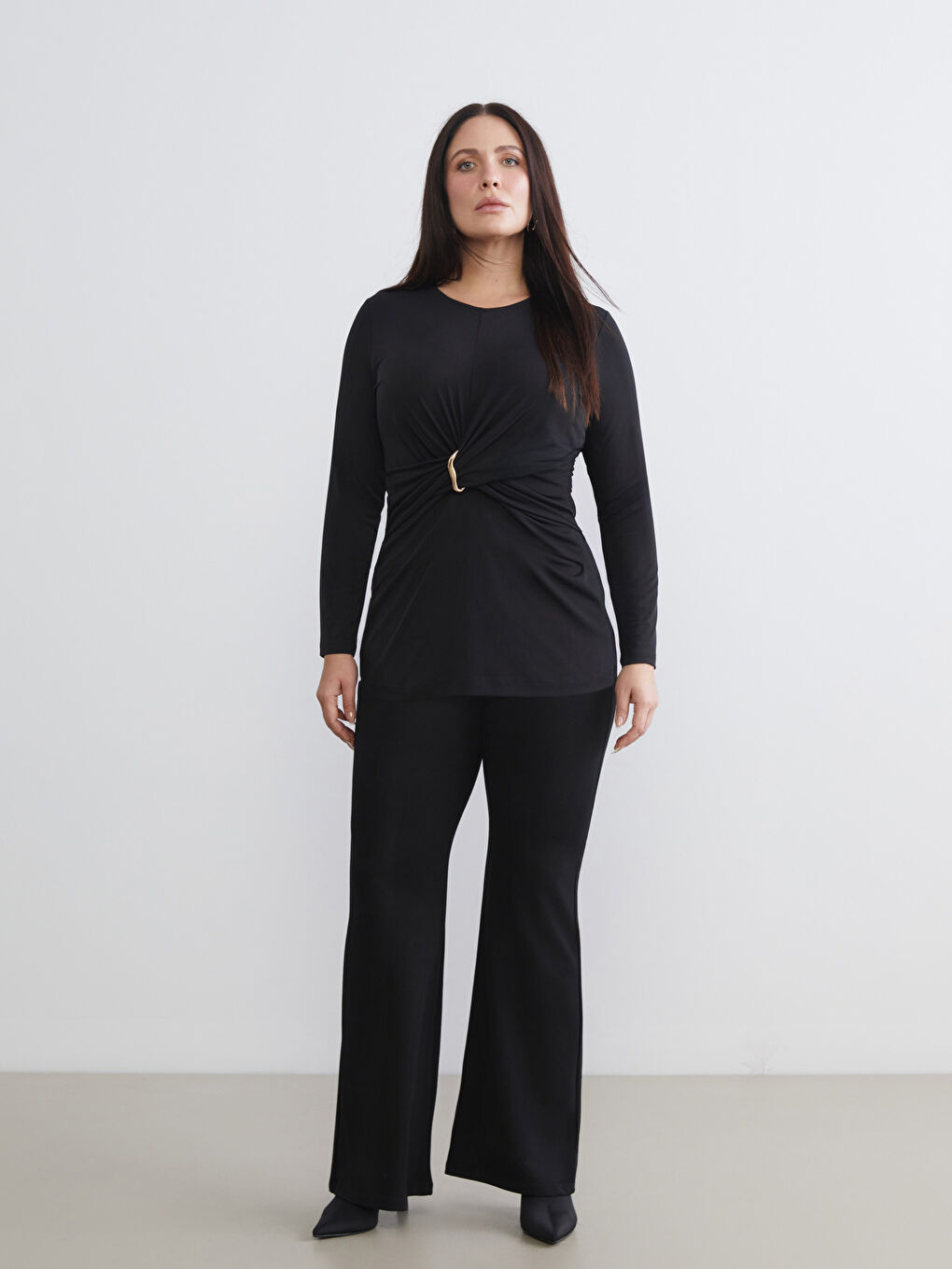 Siyah Büyük Beden Bisiklet Yaka Büzgülü Bluz-1