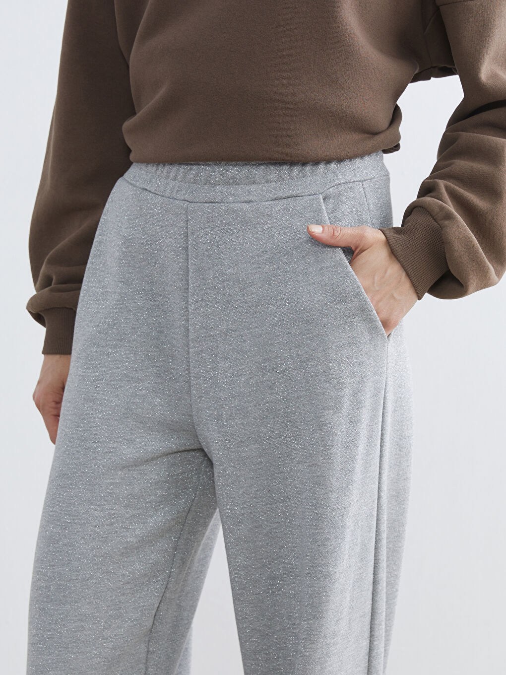 Gri Beli Lastikli Geniş Paça Kadın Eşofman Altı-2