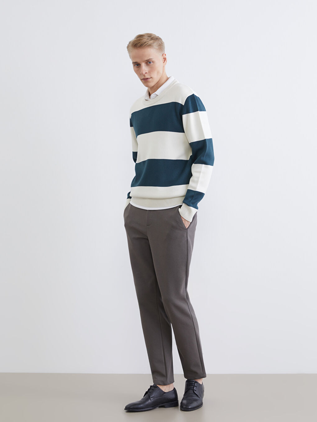 Crew Neck Striped Men's Knitwear Sweater-1