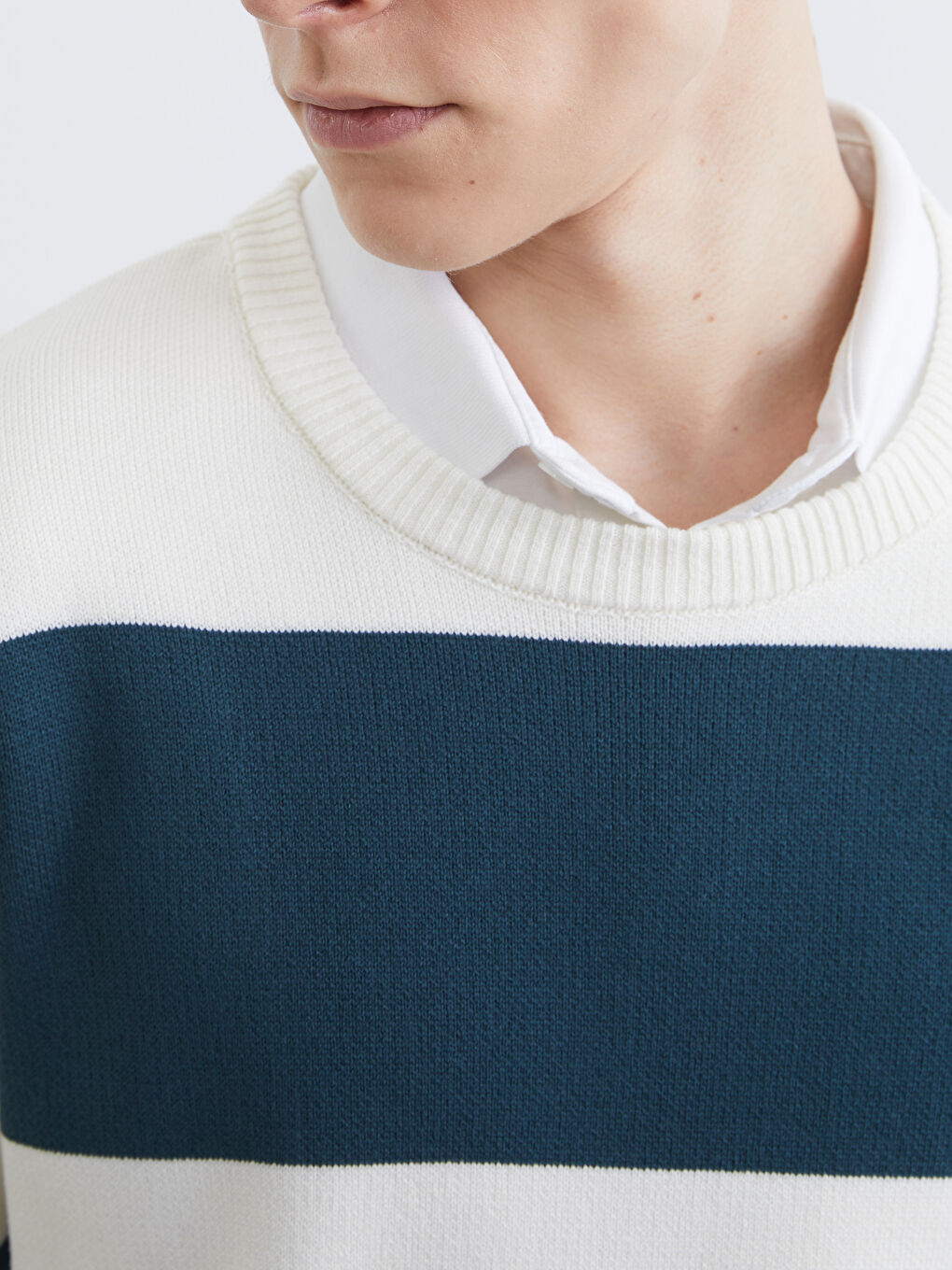 Crew Neck Striped Men's Knitwear Sweater-2