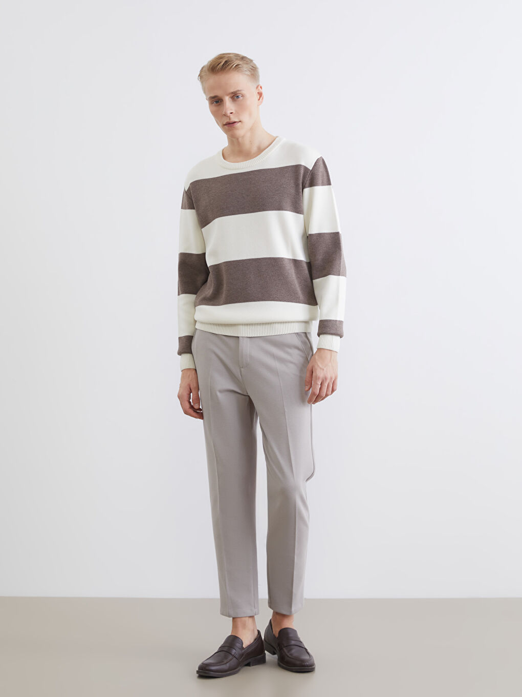 Crew Neck Striped Men's Knitwear Sweater-1