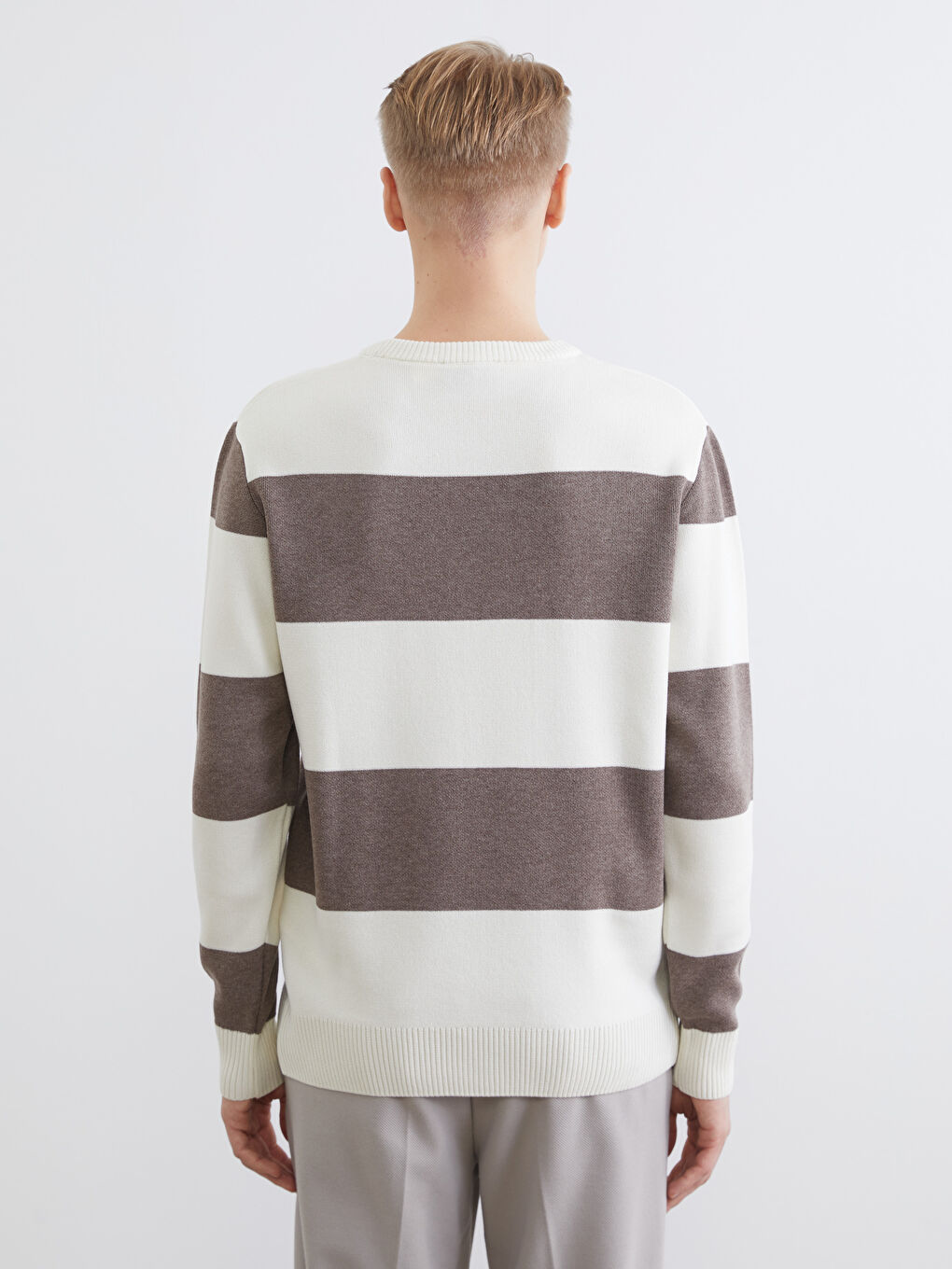 Crew Neck Striped Men's Knitwear Sweater-3
