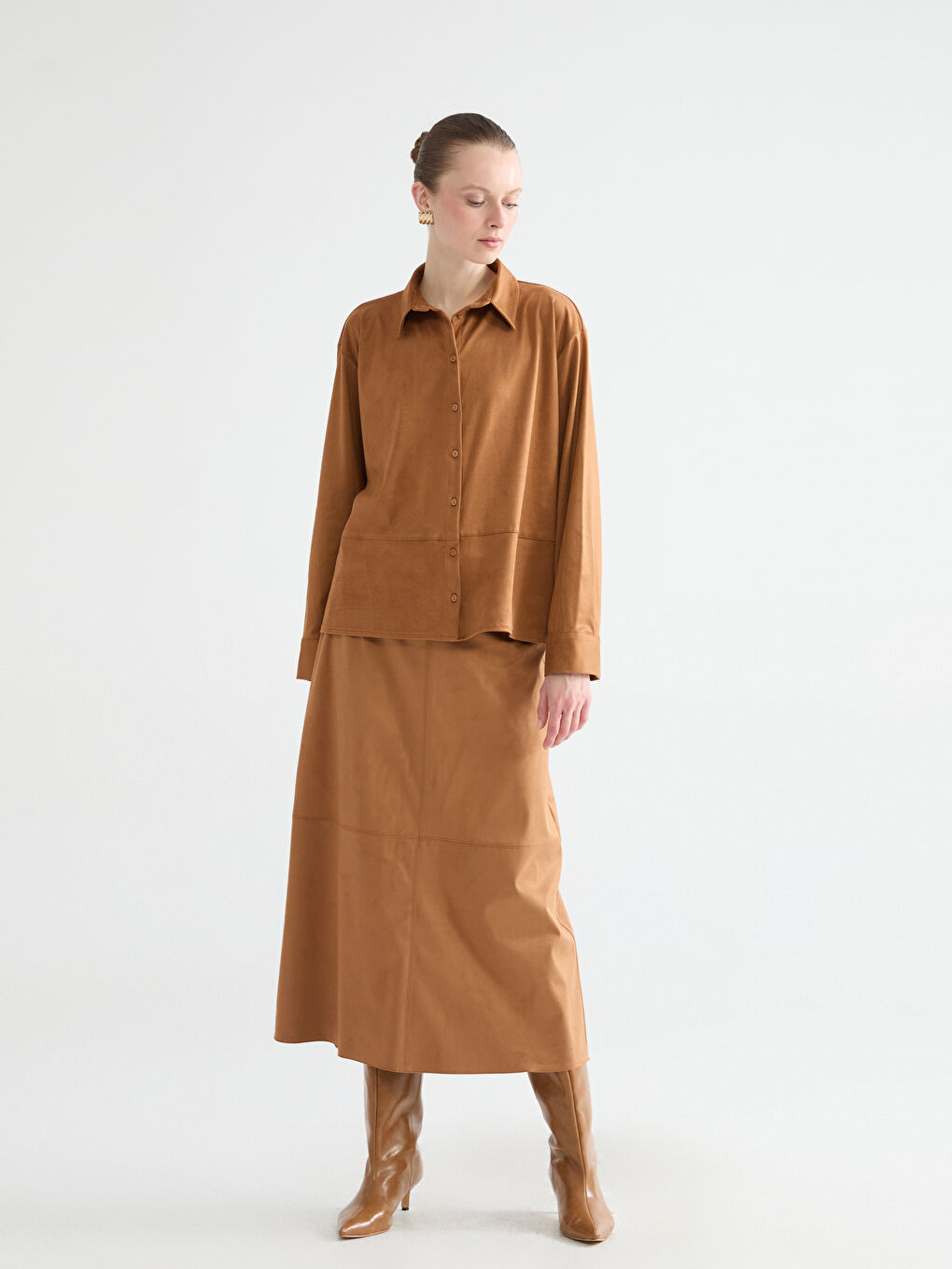 Bej Kadın Süet Görünümlü Gömlek-1