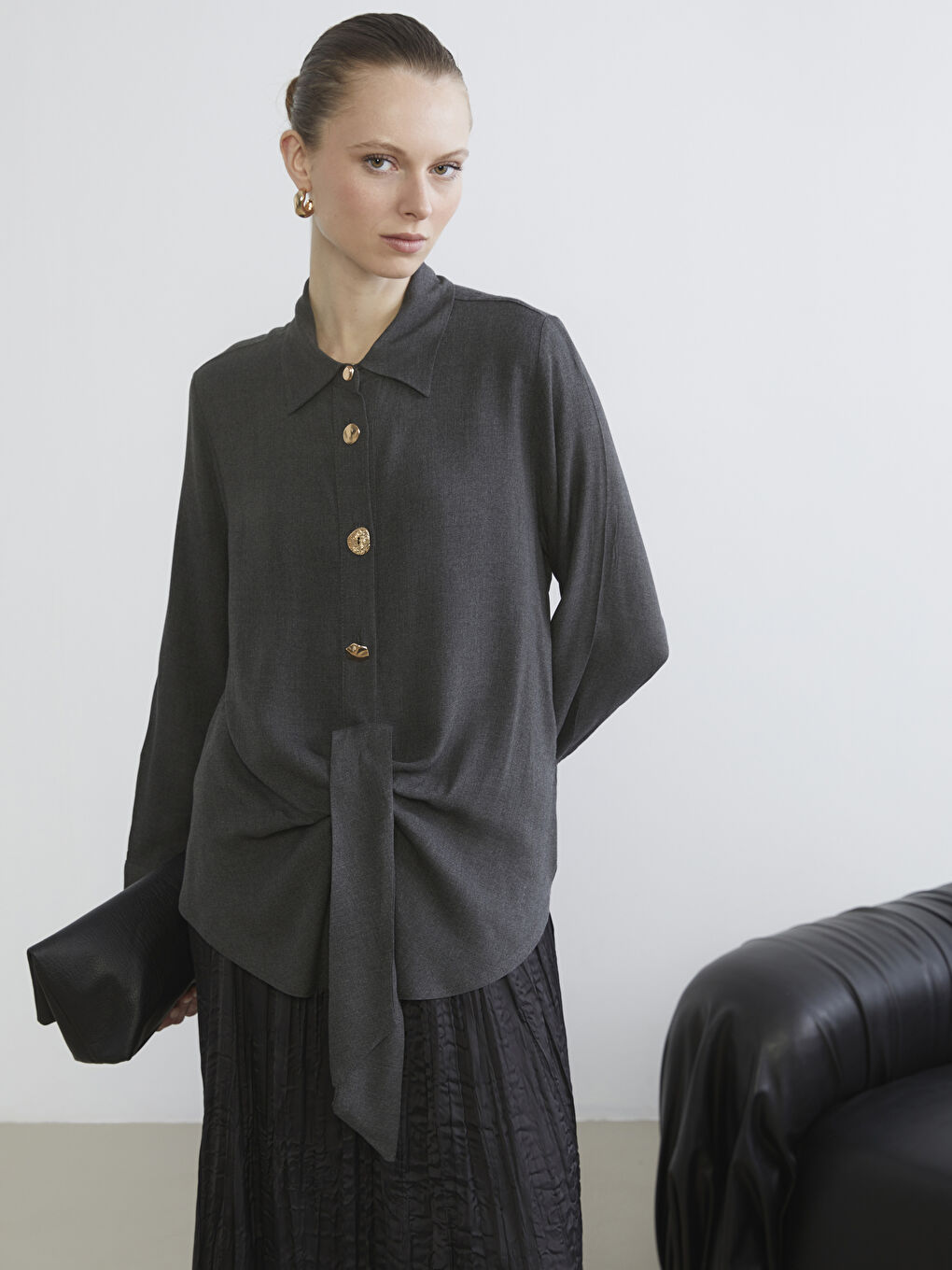 Gri Regular Fit Bağlamalı Kadın Gömlek