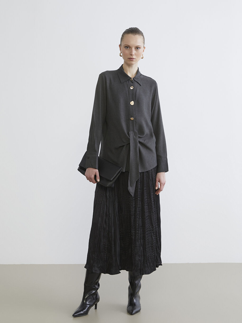 Gri Regular Fit Bağlamalı Kadın Gömlek-1