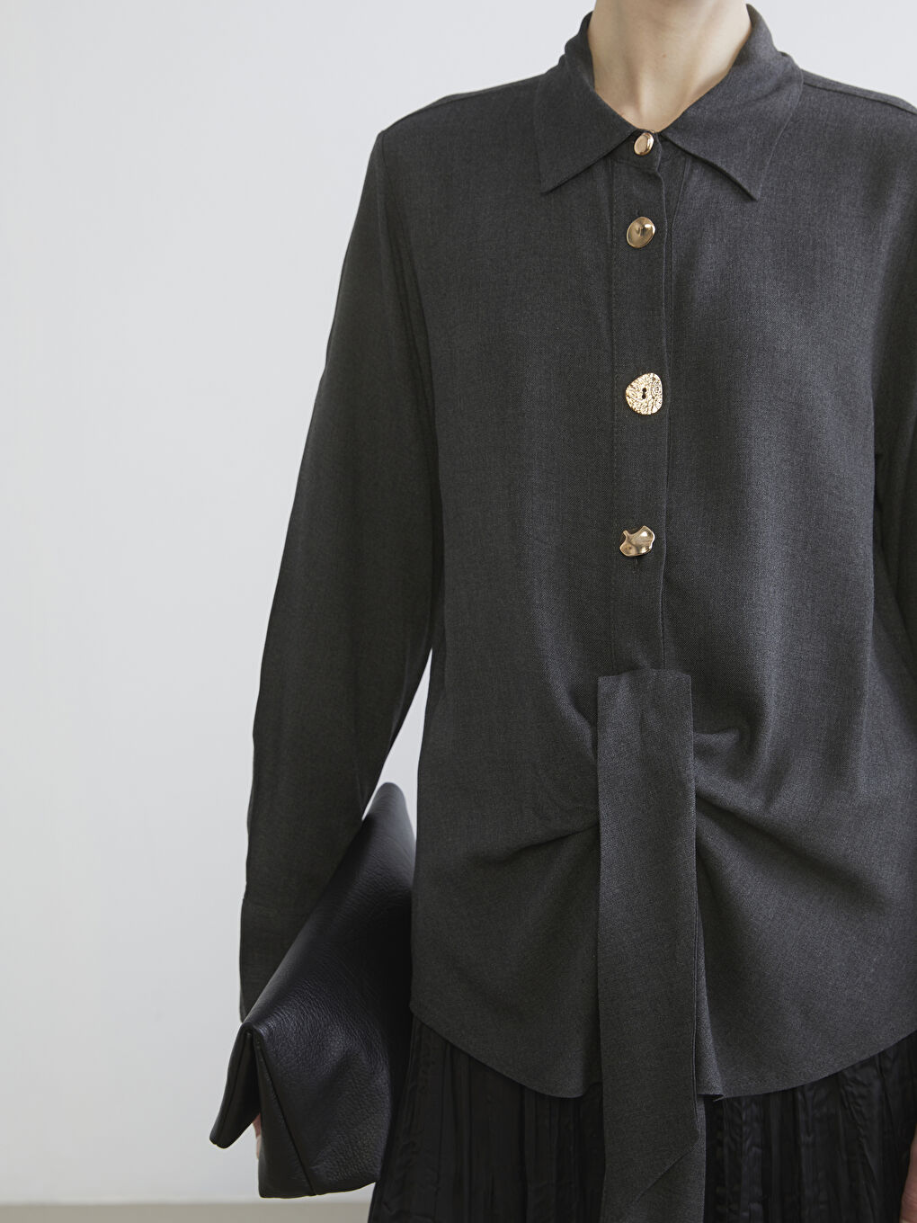 Gri Regular Fit Bağlamalı Kadın Gömlek-2