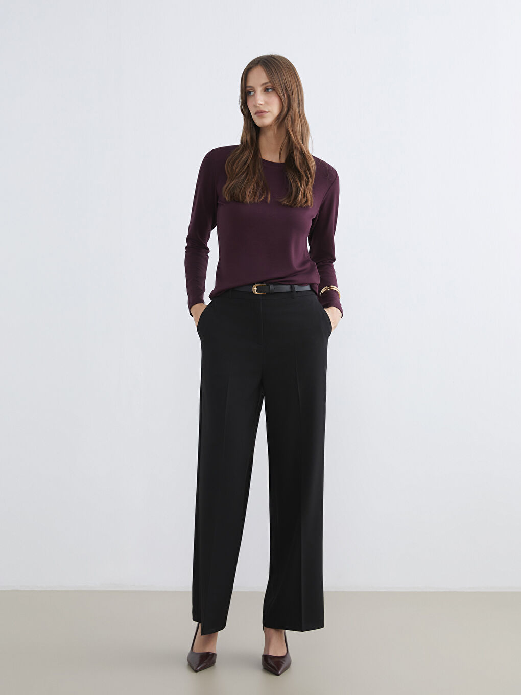 Siyah Beli Kemerli Geniş Paça Kadın Pantolon