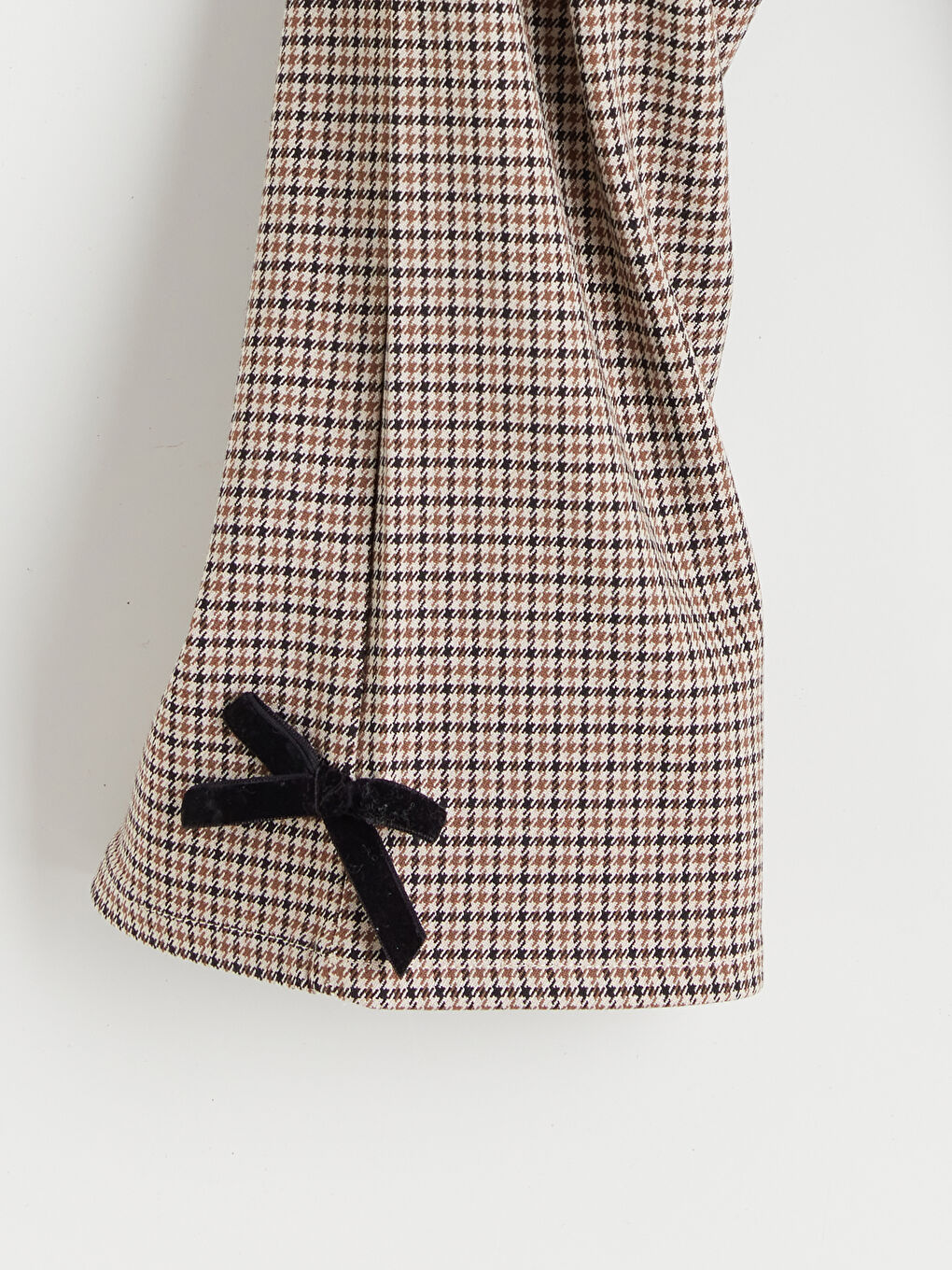 Dečje pantalone sa elastičnim strukom i detaljem mašne-1