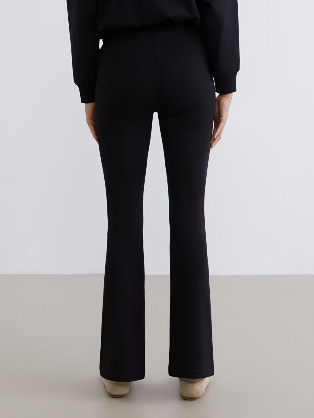 Siyah Beli Lastikli İspanyol Paça Kadın Eşofman Altı-3