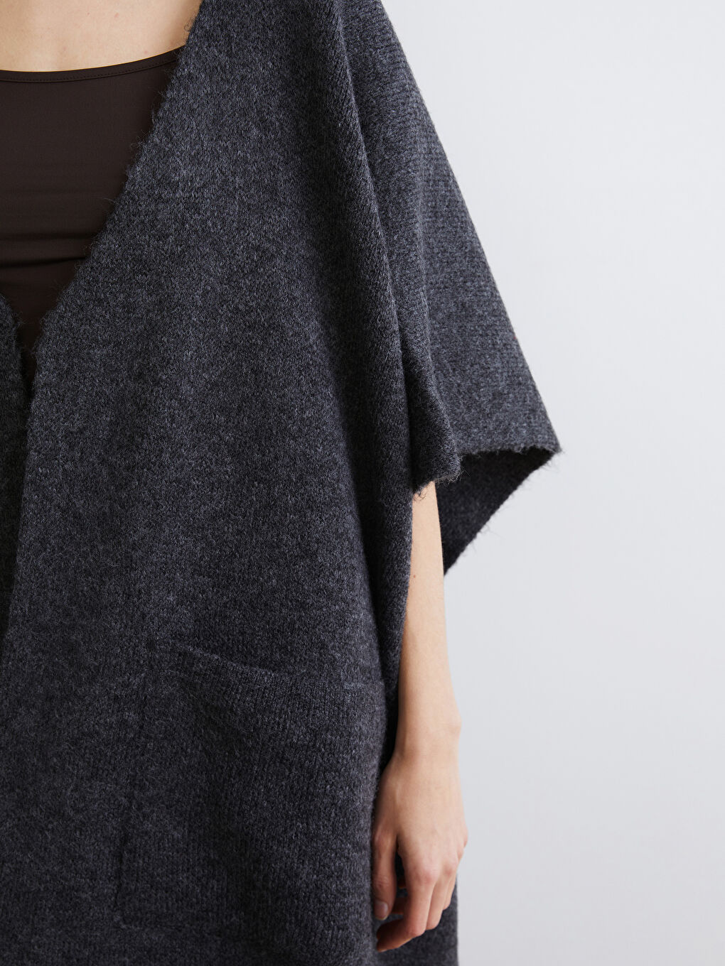 Antrasit Şal Yaka Oversize Kadın Triko Panço-2