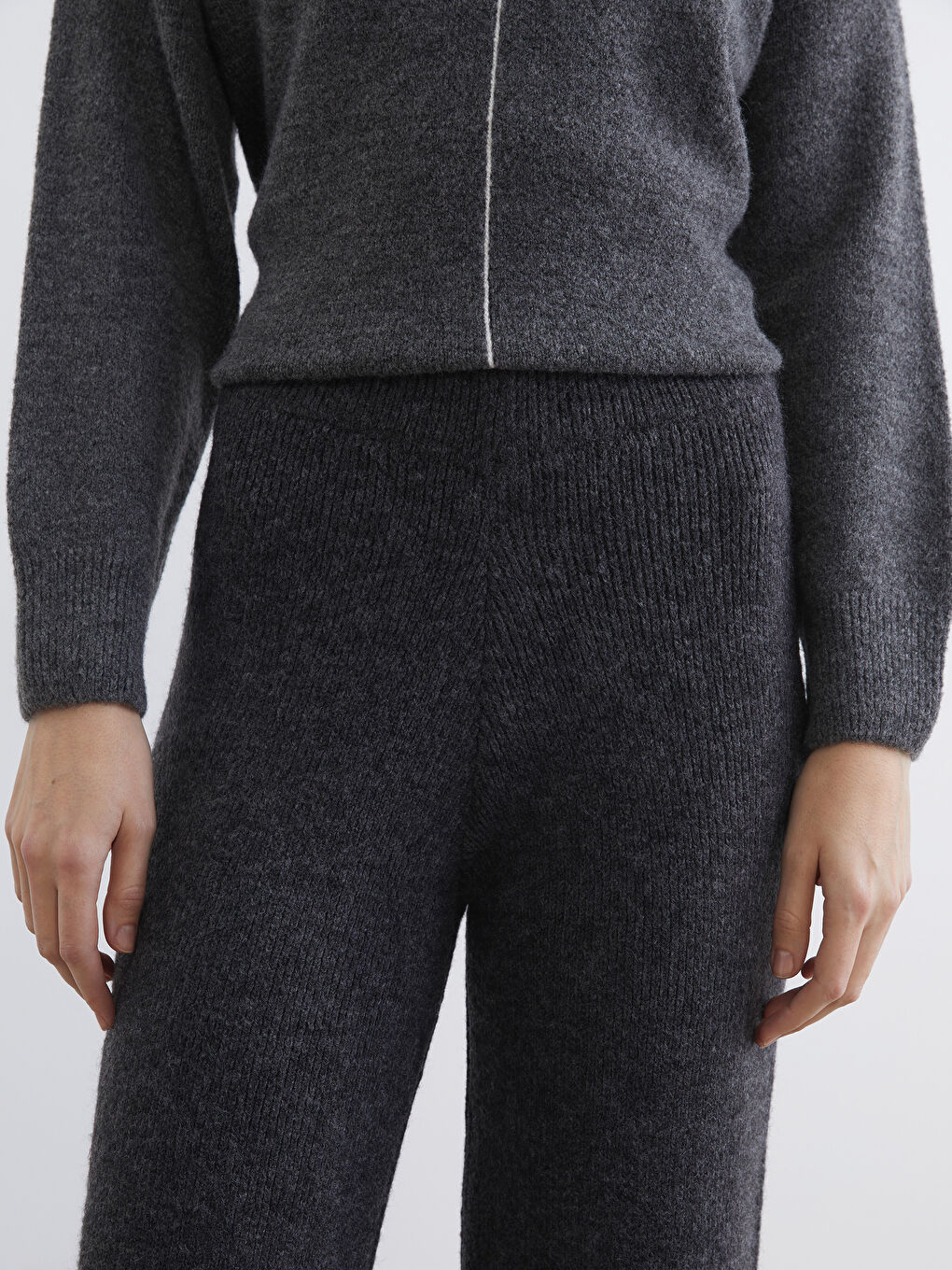 Antrasit Beli Lastikli Geniş Paça Kadın Triko Pantolon-2