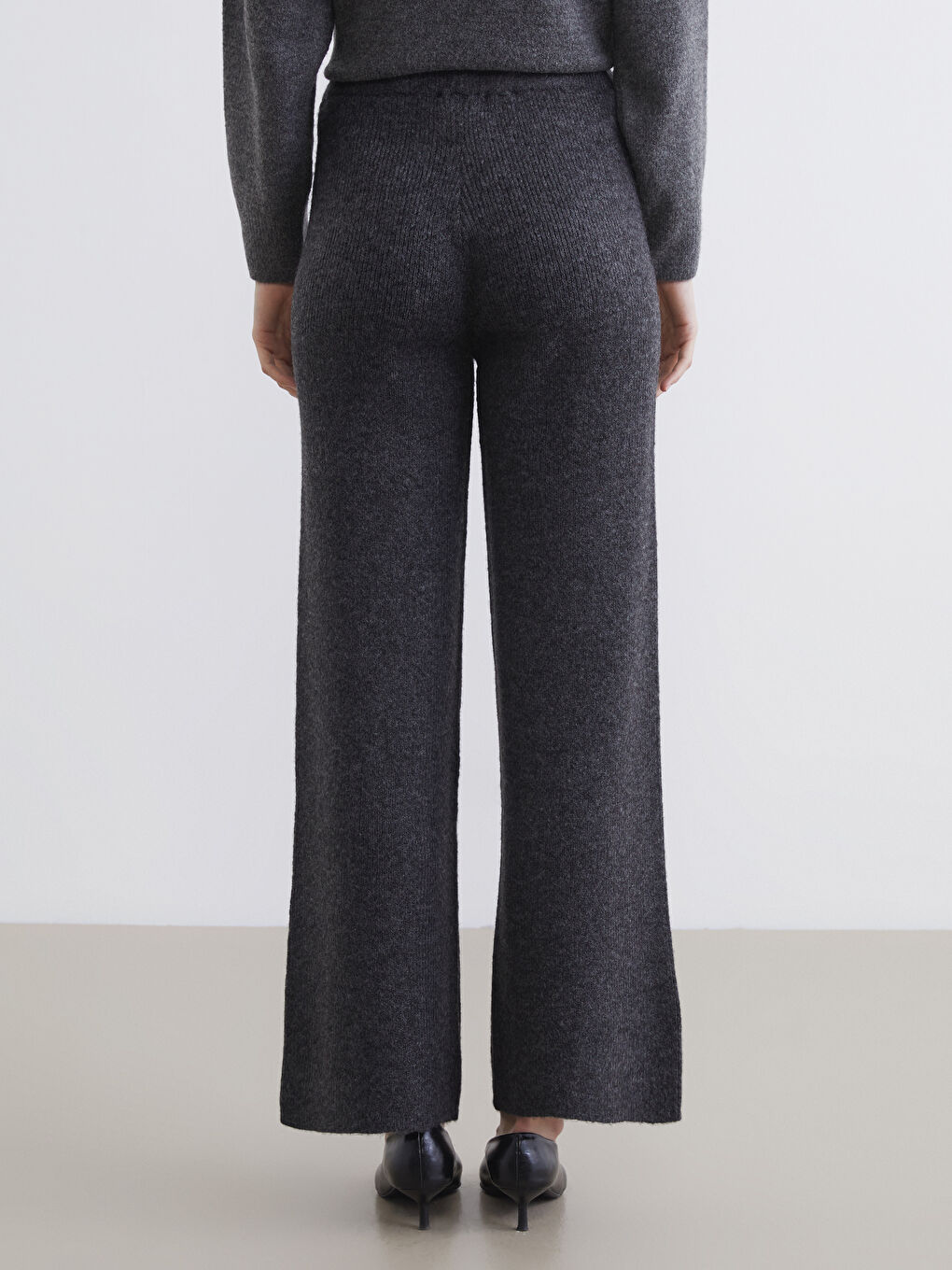 Antrasit Beli Lastikli Geniş Paça Kadın Triko Pantolon-3