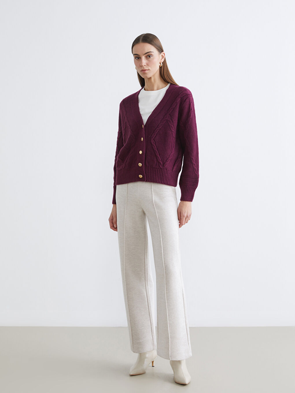 Bordo V Yaka Kendinden Desenli Kadın Triko Hırka-1