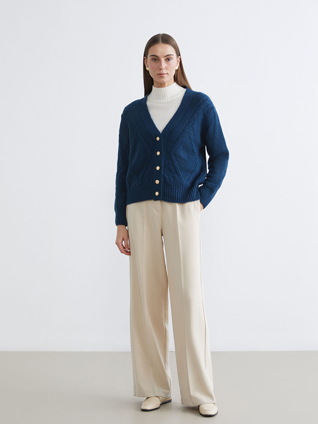 Petrol V Yaka Kendinden Desenli Kadın Triko Hırka-1