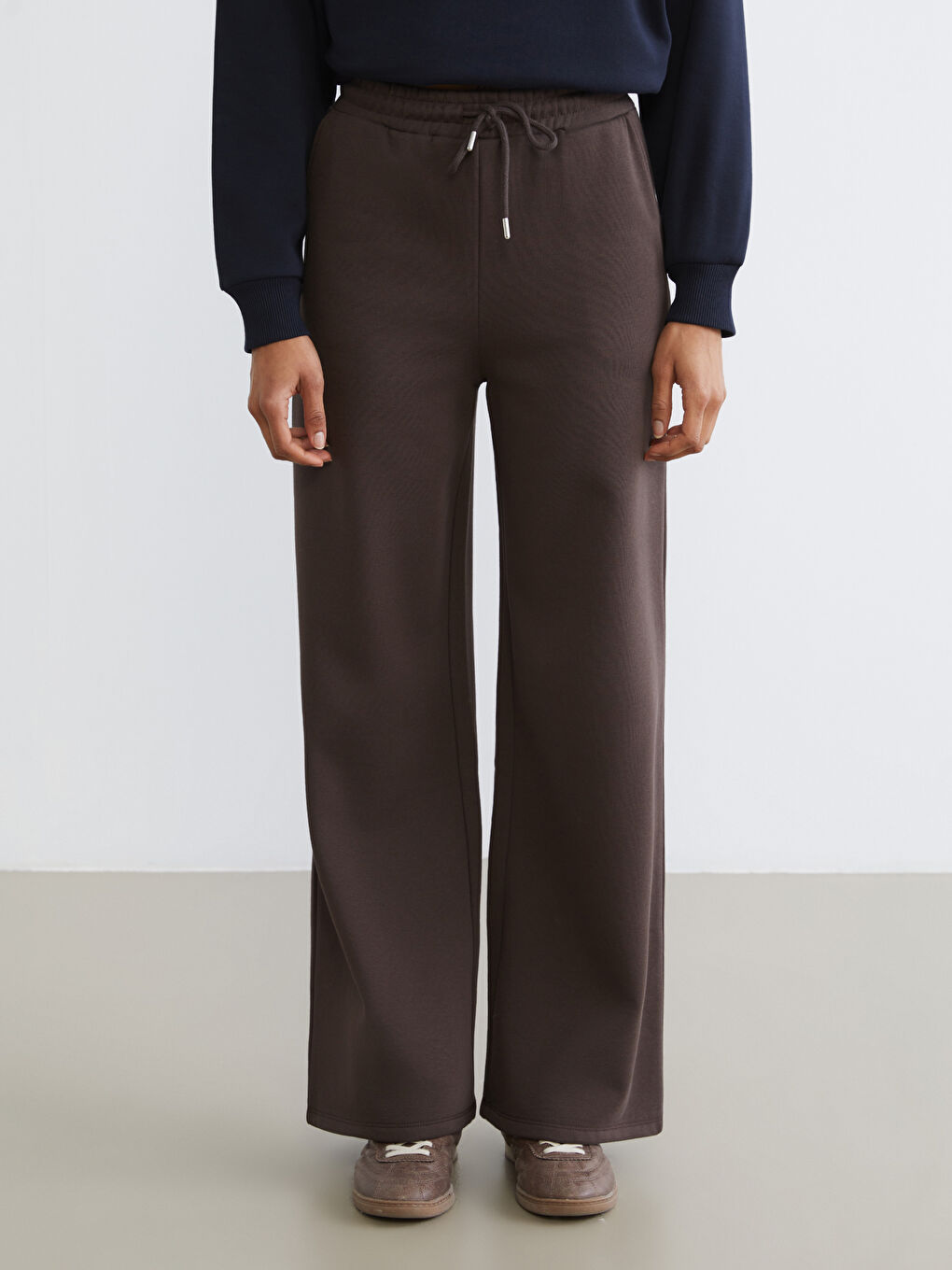 Elasticated Waist Wide Leg Women's Sweatpants-1