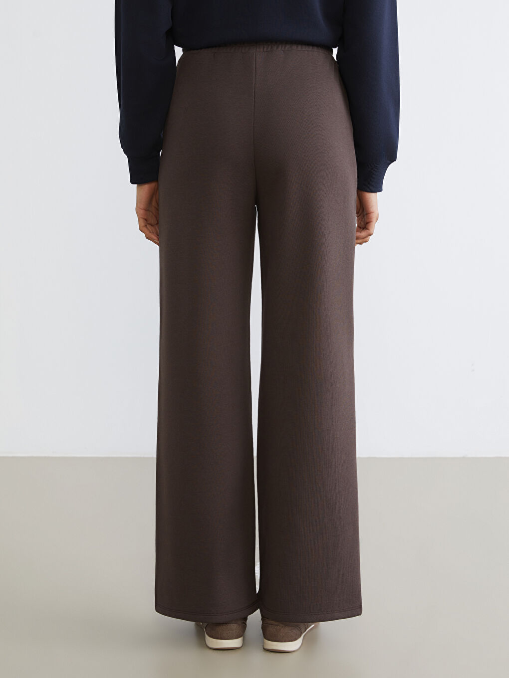 Elasticated Waist Wide Leg Women's Sweatpants-3