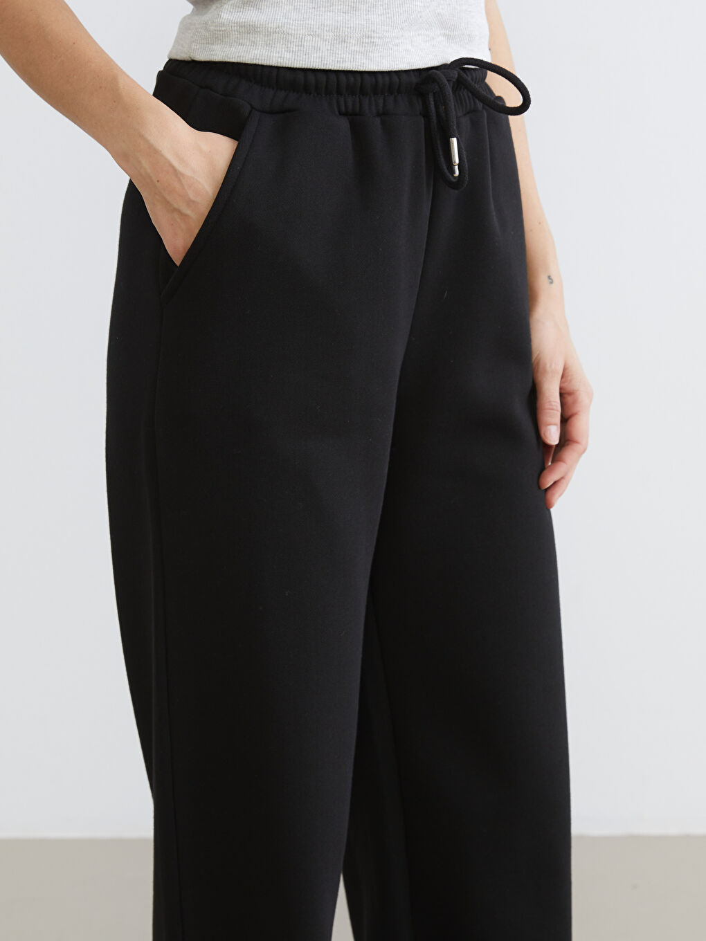 Женщины Черный Брюки‑джоггеры-2