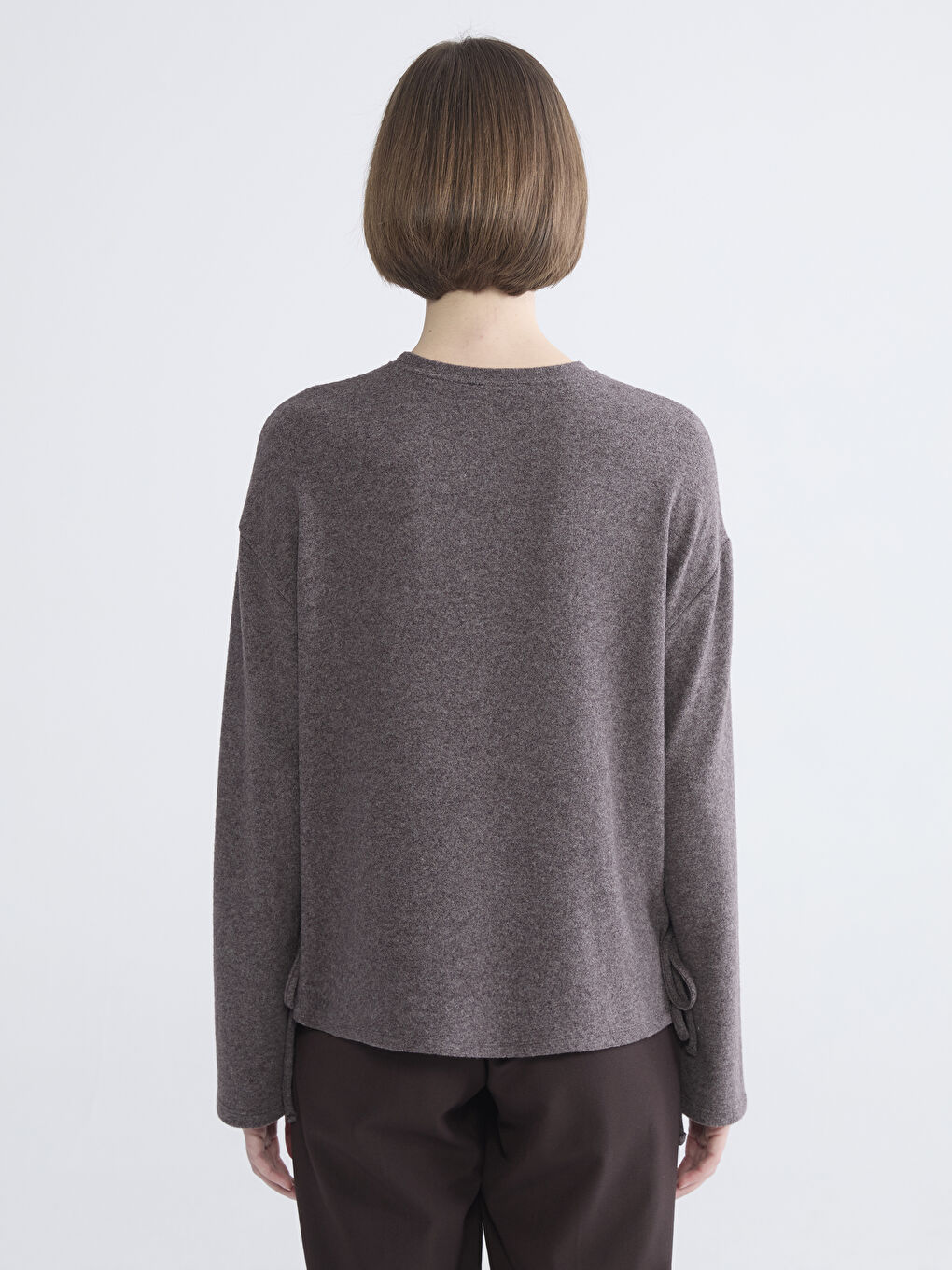 Kahverengi Bisiklet Yaka Kadın Tişört-3