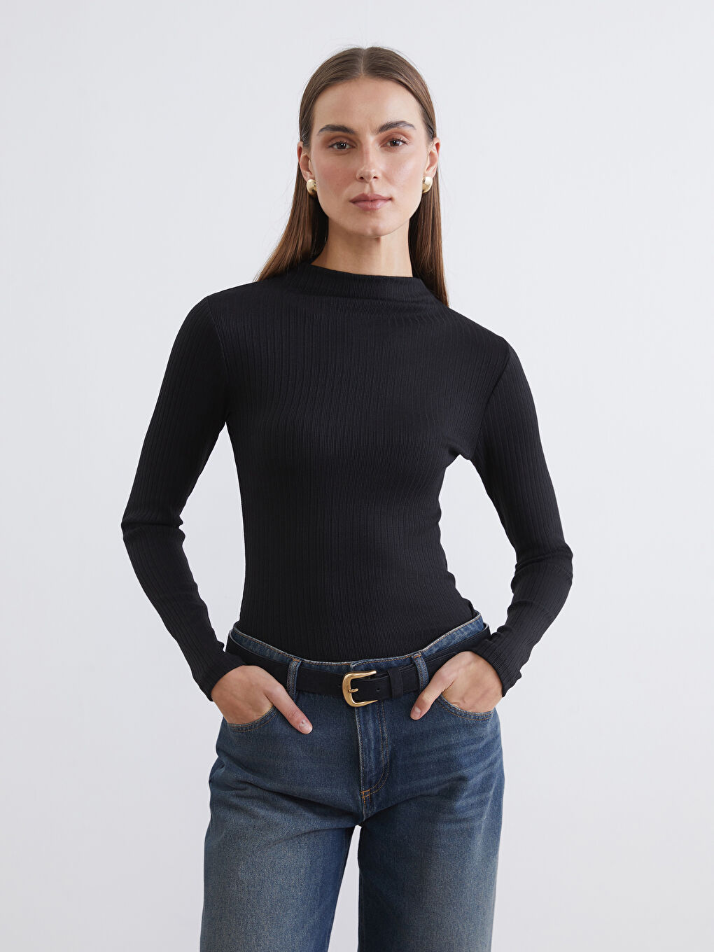 Siyah Dik Yaka Kadın Body