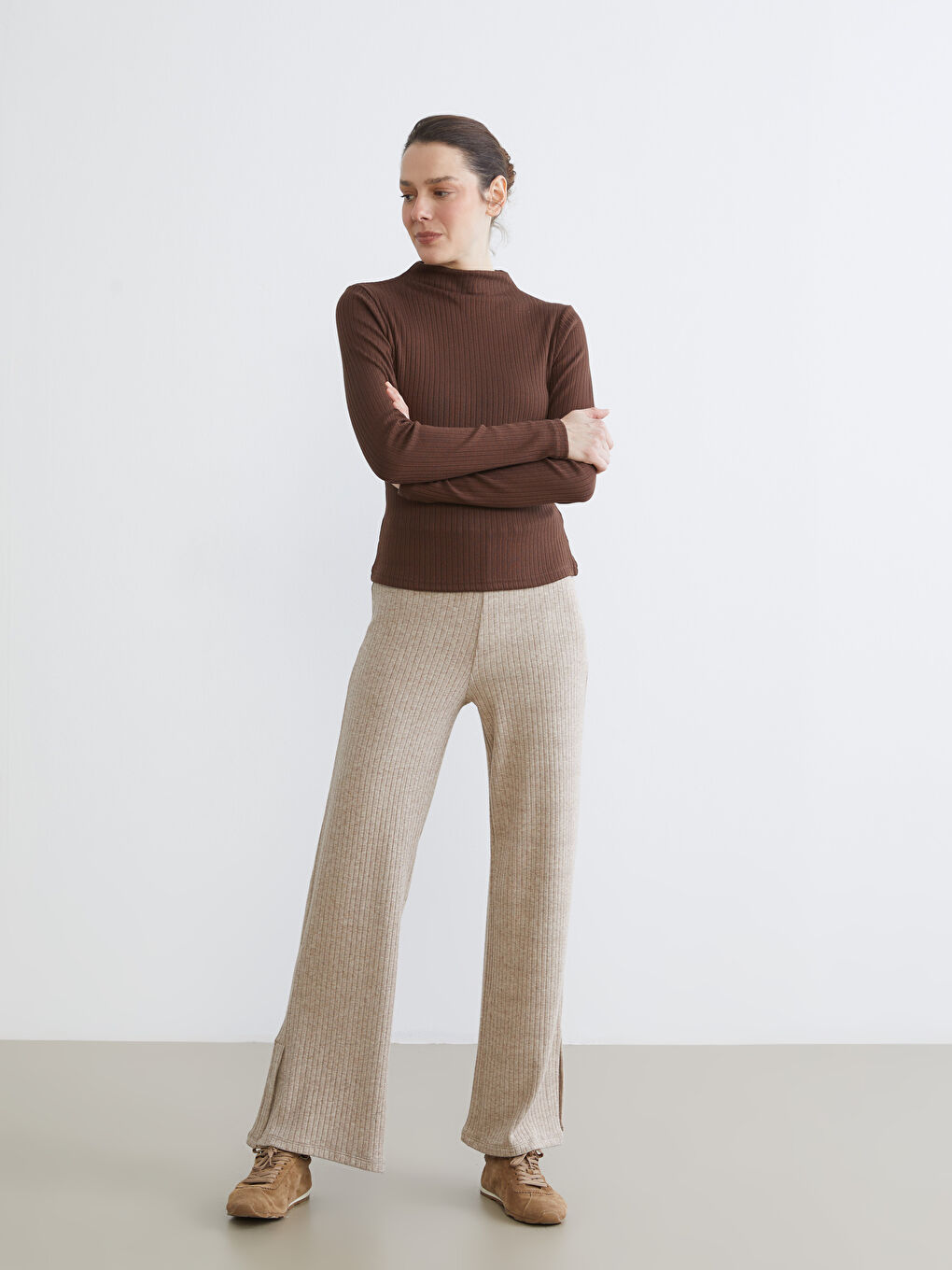 Kahverengi Dik Yaka Kadın Body-1