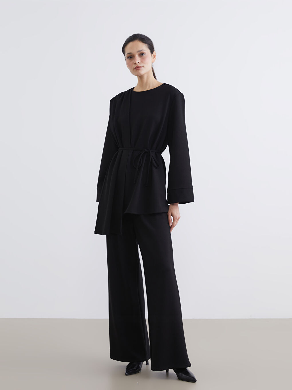 Siyah Beli Lastikli Geniş Paça Kadın Eşofman Altı