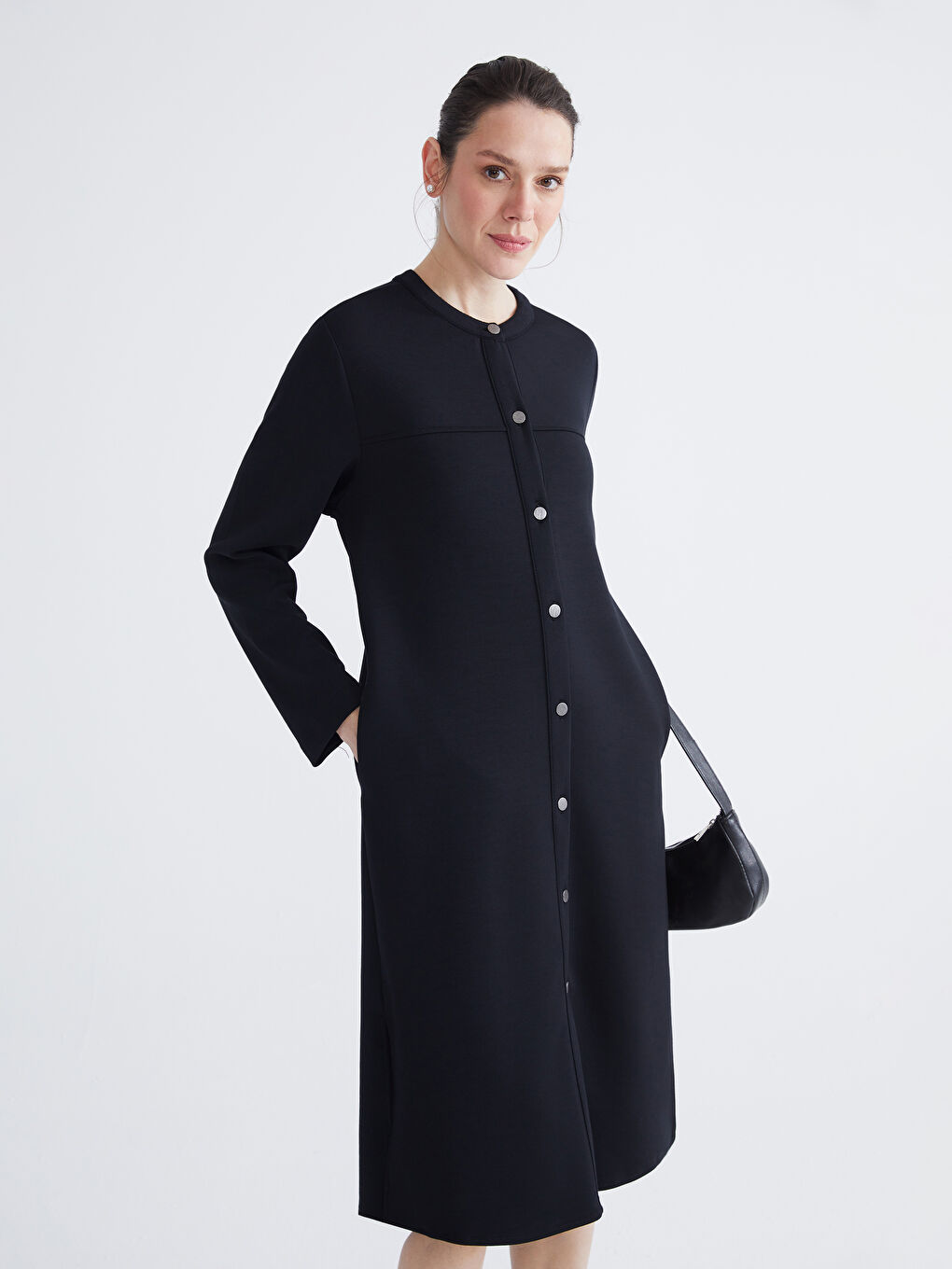 Siyah Bisiklet Yaka Modal Karışımlı Kadın Ferace-1