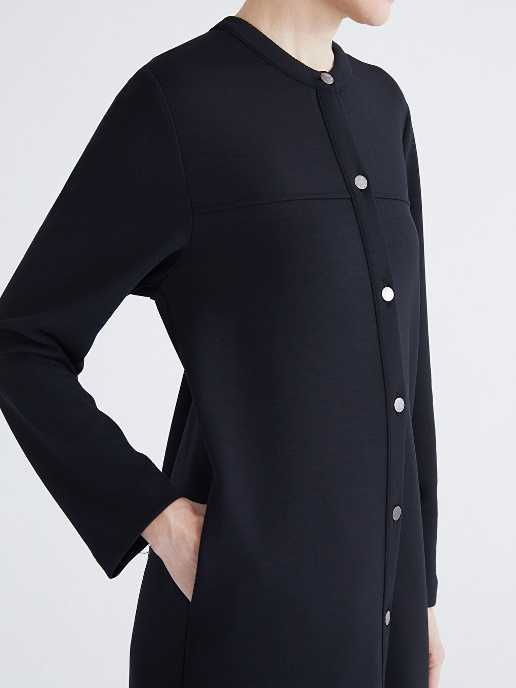 Siyah Bisiklet Yaka Modal Karışımlı Kadın Ferace-2