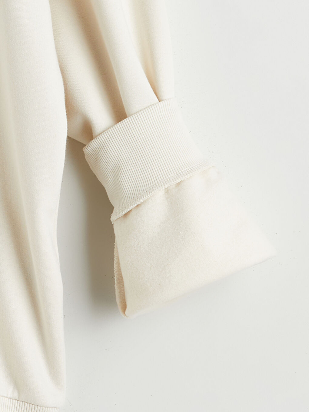 كنزة رياضية مطبوعة بياقة قمعية للرجال-6