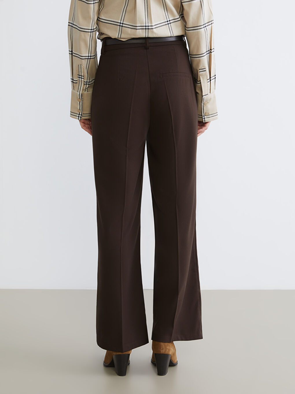 Kahverengi Beli Kemerli Geniş Paça Kadın Pantolon-3