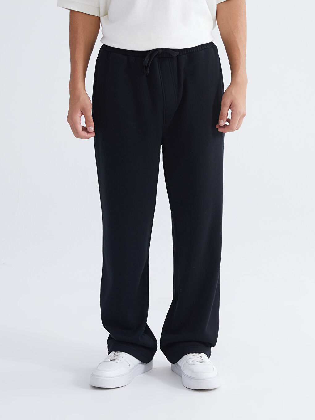 Siyah Rahat Kalıp Erkek Eşofman Altı-1