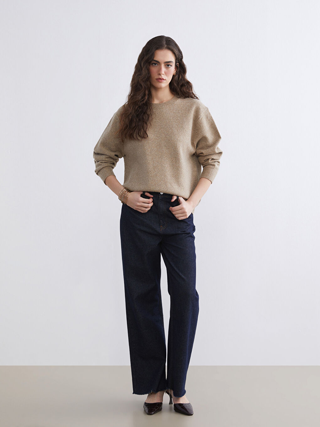 მრგვალი საყელო ქალებისთვის ტრიკოტაჟის სვიტერი-1