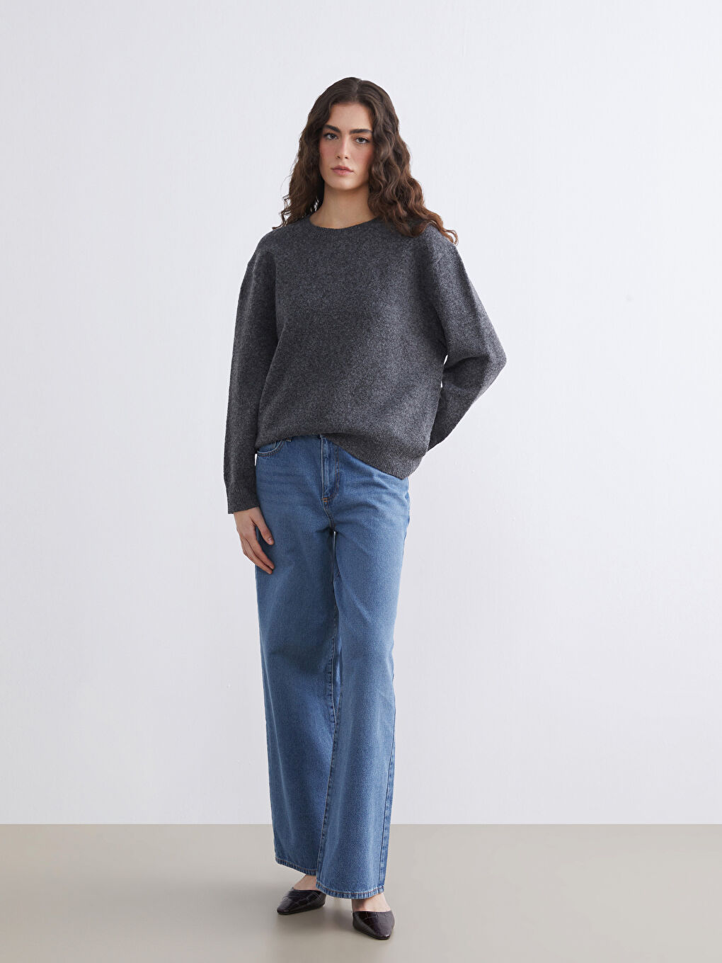 მრგვალი საყელო ქალებისთვის ტრიკოტაჟის სვიტერი-1