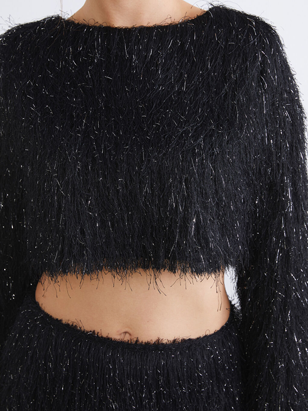 Siyah Bisiklet Yaka Crop Kadın Tüylü Triko Kazak-2