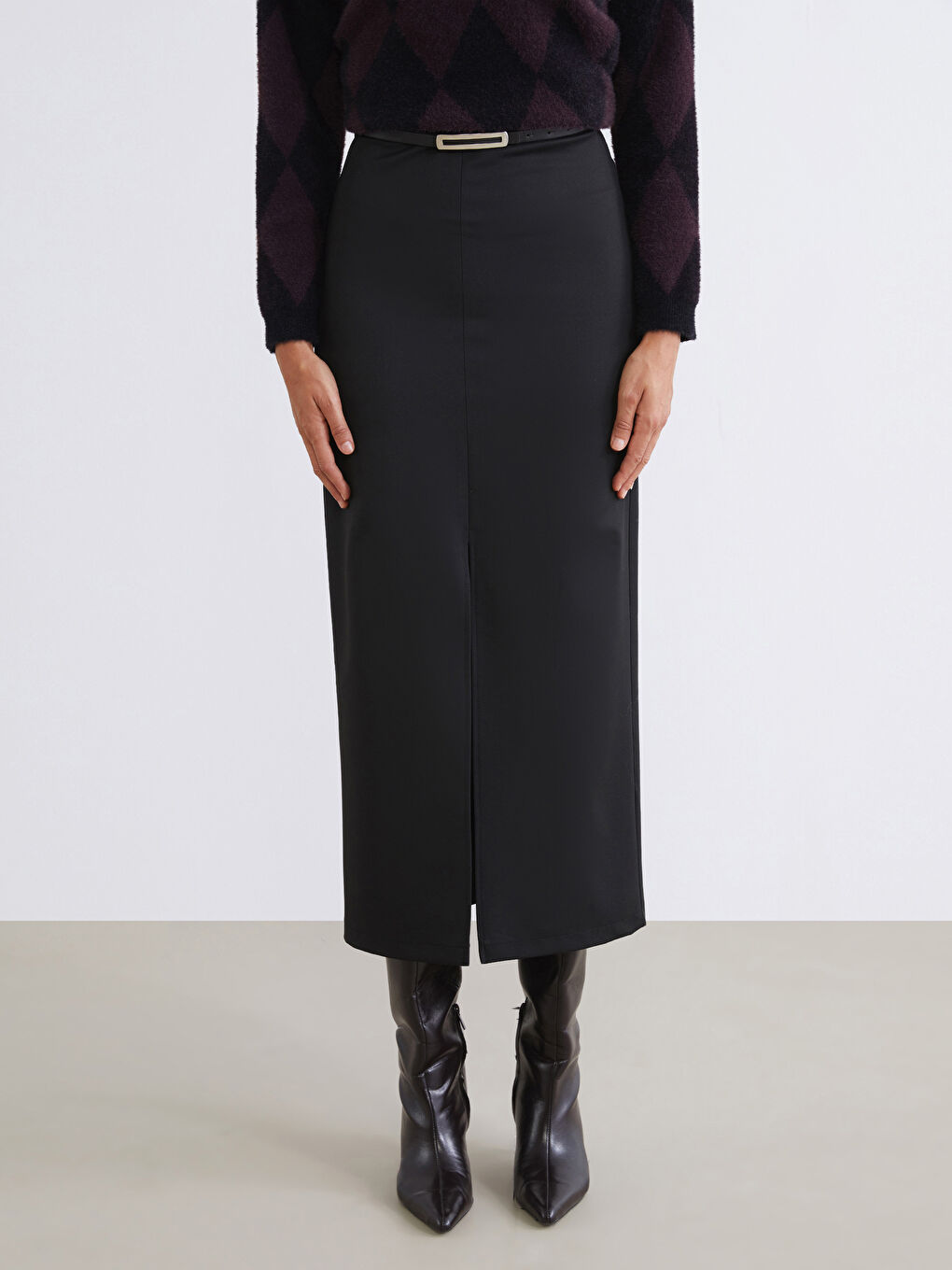 Siyah Beli Fermuarlı Yırtmaçlı Etek-1