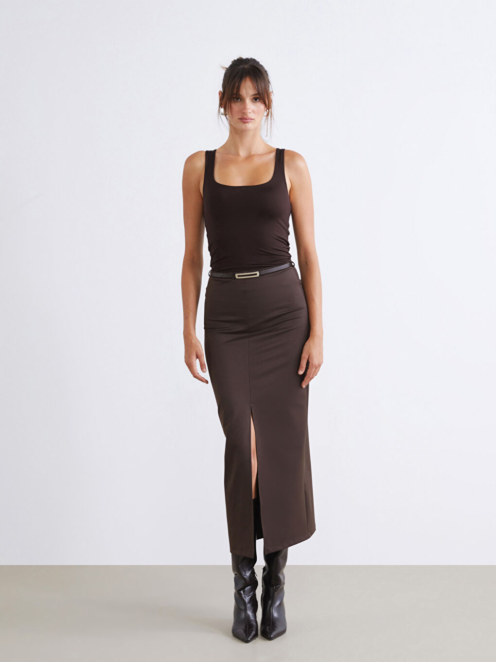 Kahverengi Beli Fermuarlı Yırtmaçlı Etek-1