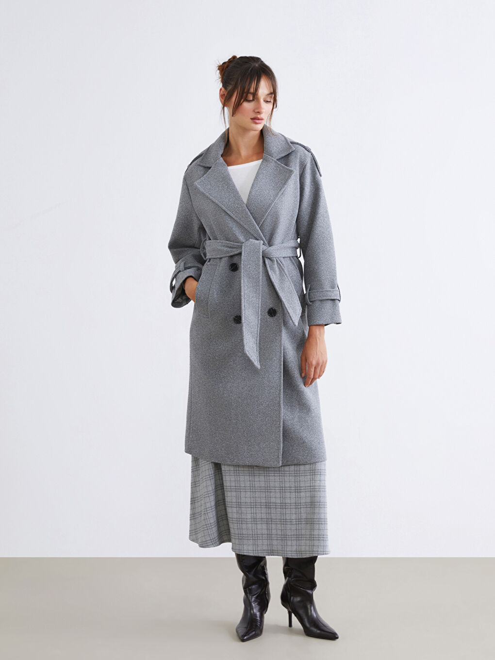 Gri Kruvaze Yaka Kadın Kaşe Kaban