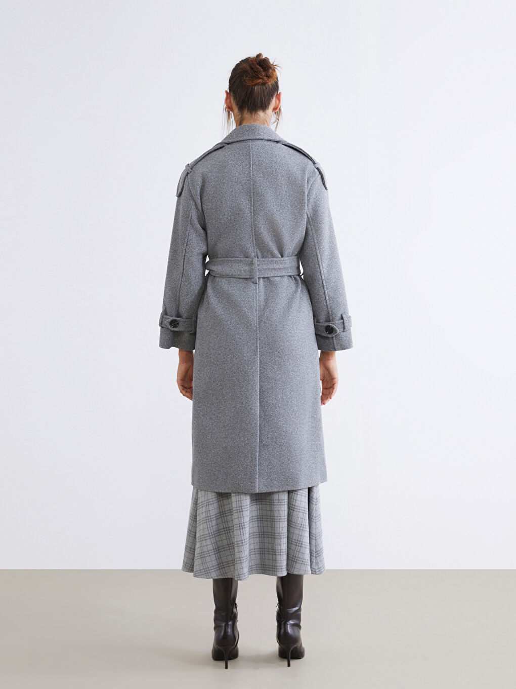 Gri Kruvaze Yaka Kadın Kaşe Kaban-4